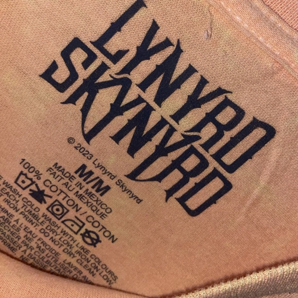 LYNYRD S licensed T $18 - Picture 2 of 2